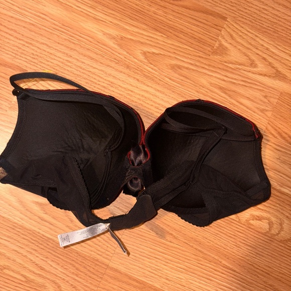 Victoria's Secret Red and Black Patterned Bra - Picture 3 of 3
